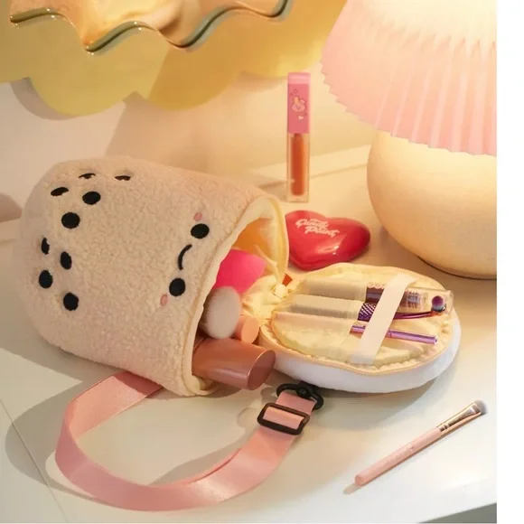 Smoko Plushie Cosmetic Bag - Picture 2 of 3